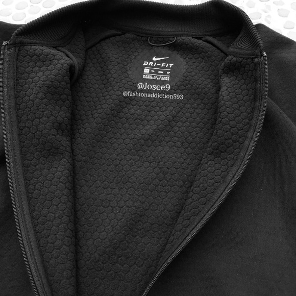 Nike therma spere women's black jacket capes - Picture 6 of 7